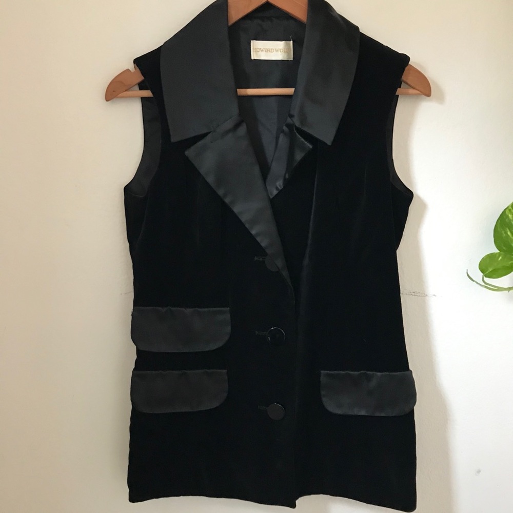 Black Howard Wolf vest